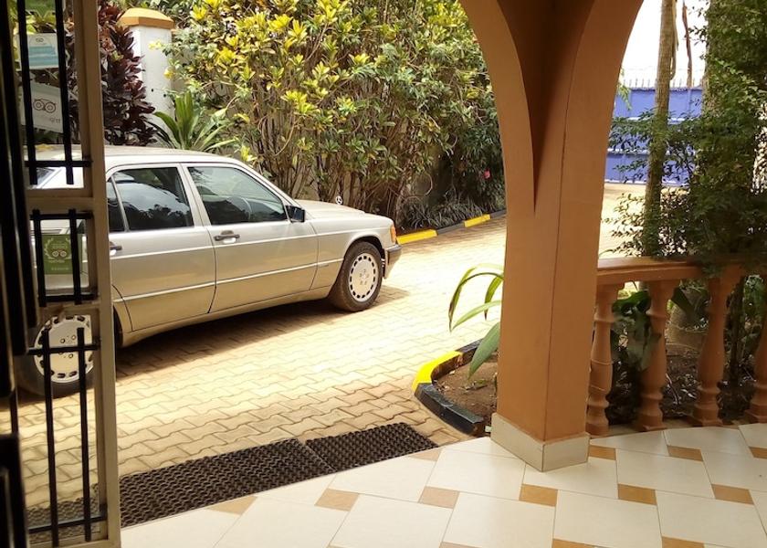  Entebbe Exterior Detail