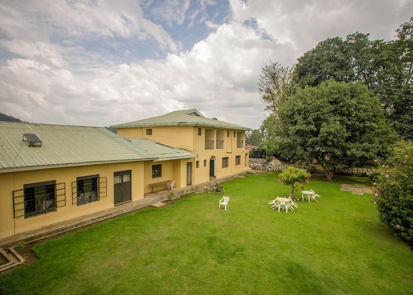  Kisoro Exterior Detail