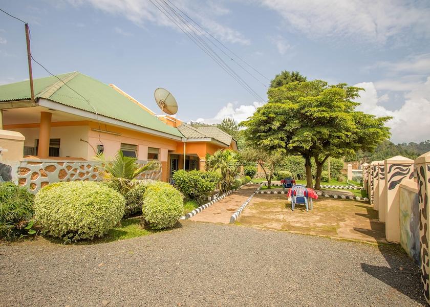  Kisoro Exterior Detail