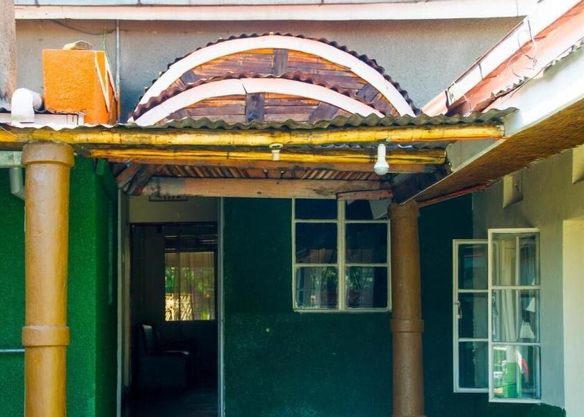  Kisoro Exterior Detail