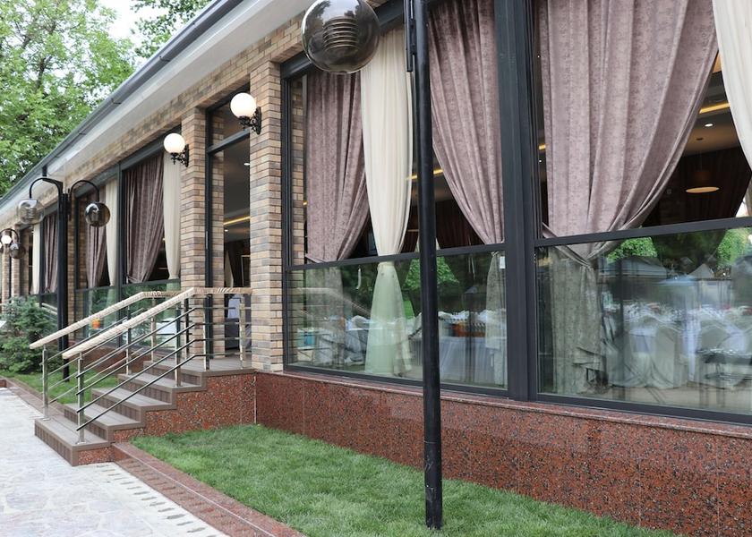  Tashkent Outdoor Dining