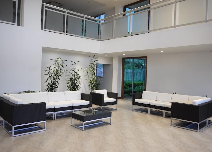  Luganville Lobby