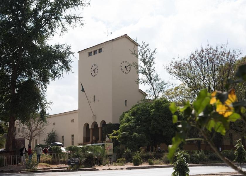  Livingstone Exterior Detail