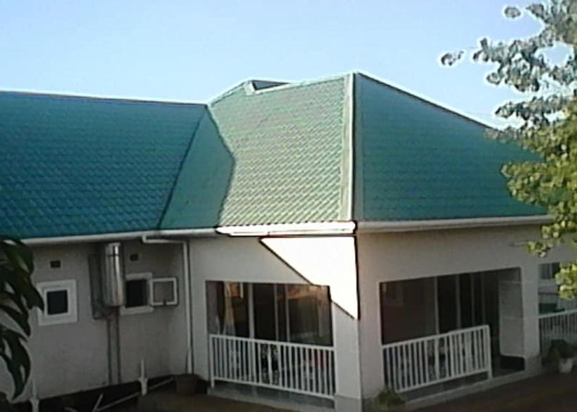  Livingstone Exterior Detail