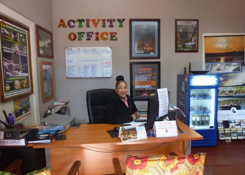  Livingstone Helicopter/Plane Tours