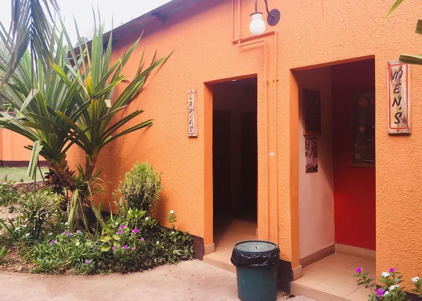  Livingstone Bathroom