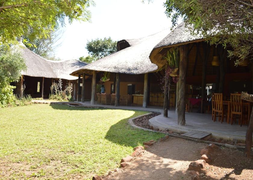  Livingstone Living Area