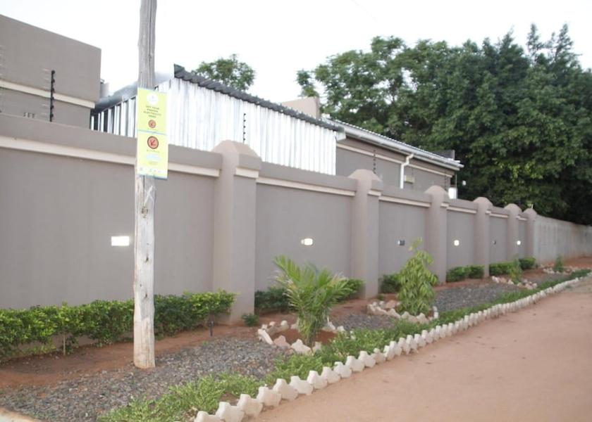  Livingstone Exterior Detail