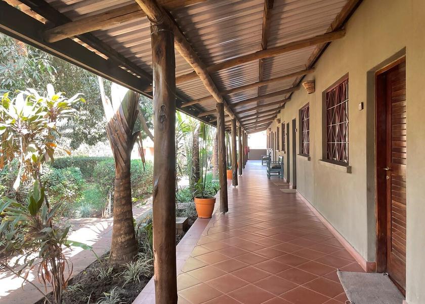  Livingstone Exterior Detail