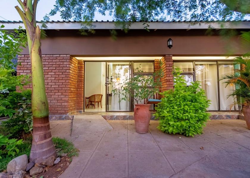  Victoria Falls Exterior Detail