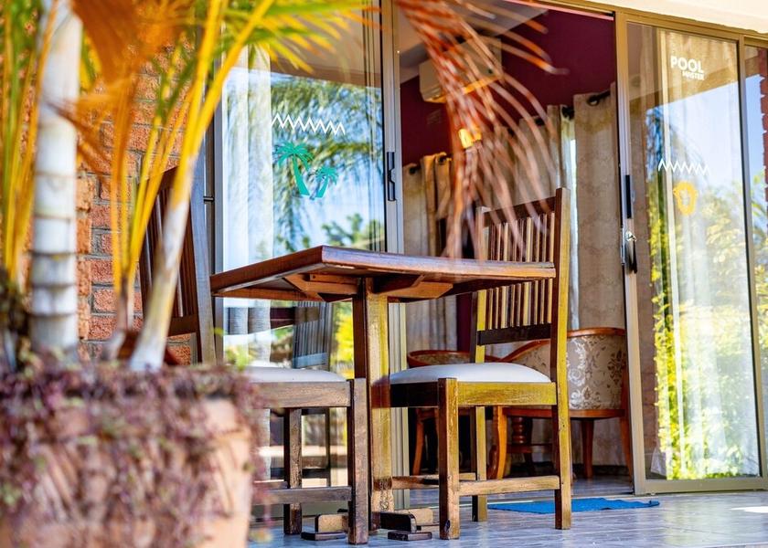  Victoria Falls Exterior Detail