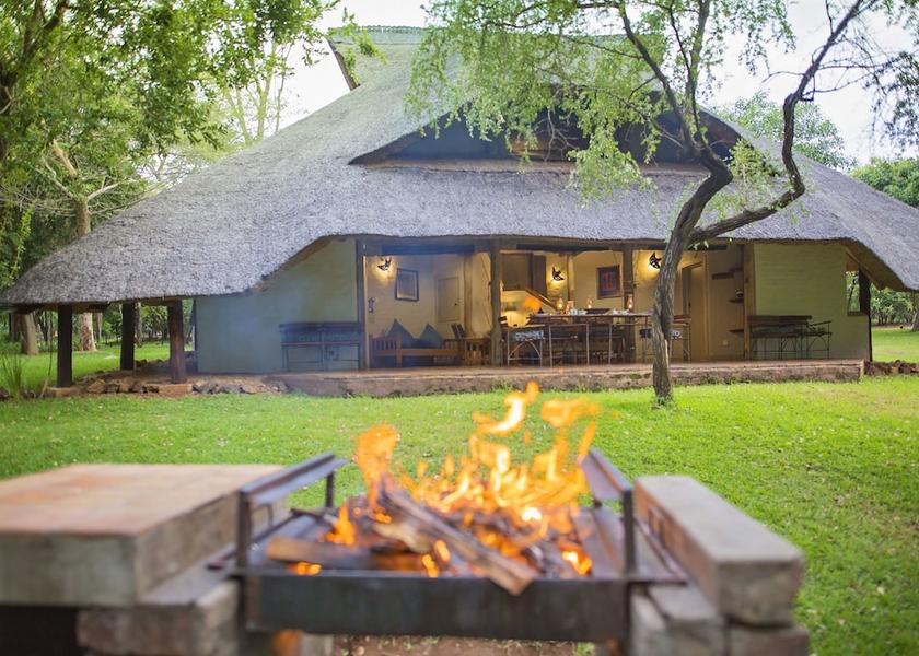  Victoria Falls Exterior Detail