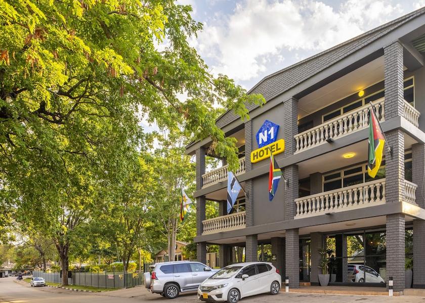  Victoria Falls Facade