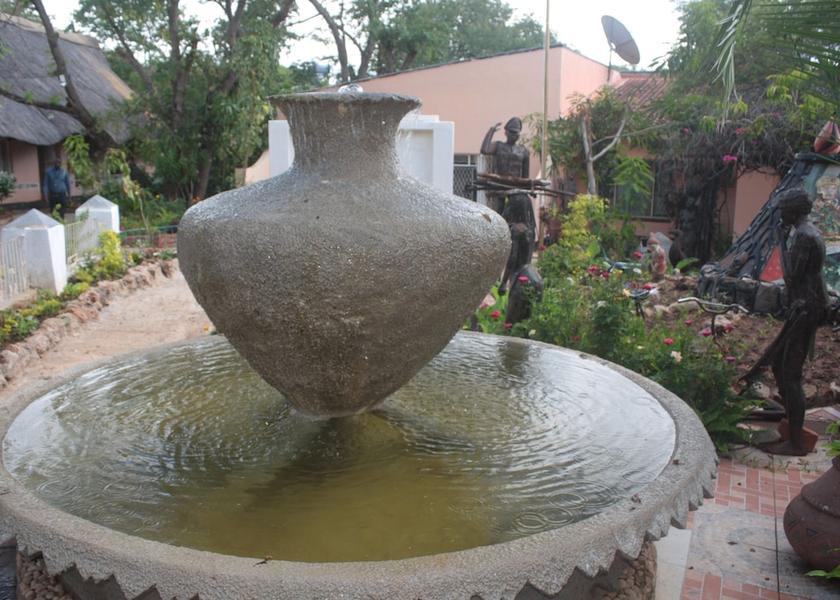  Victoria Falls Fountain
