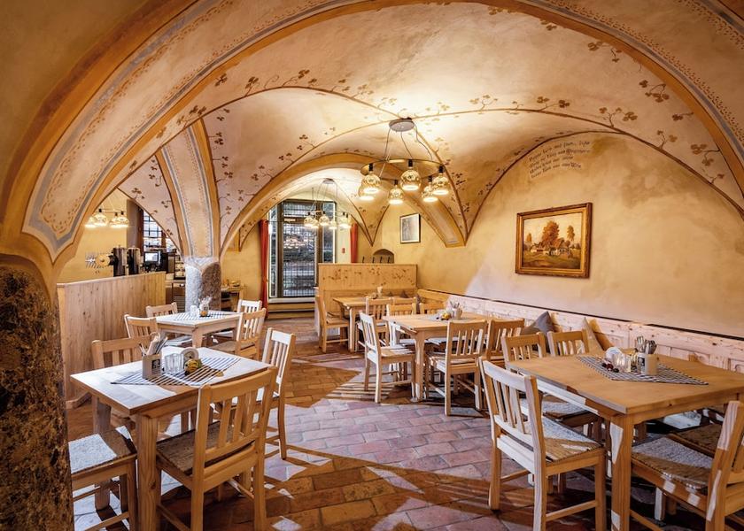 Tyrol Hall In Tirol Restaurant