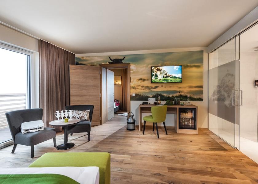 Tyrol Mutters Room