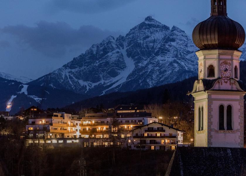 Tyrol Mutters Exterior