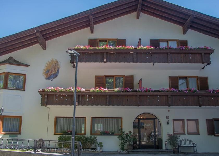 Tyrol Mutters Exterior Detail