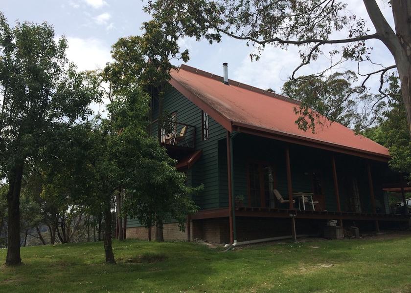 Tasmania Deep Bay Exterior Detail