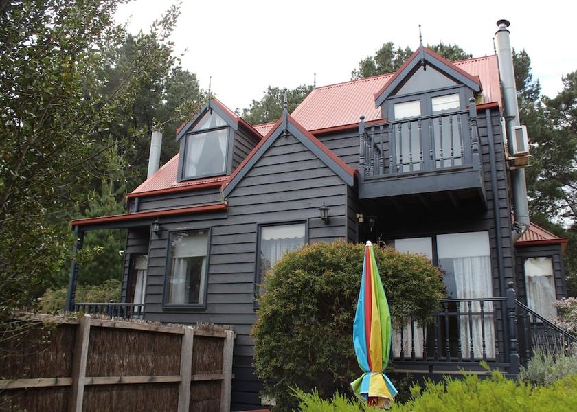 Victoria Bellbrae Exterior Detail