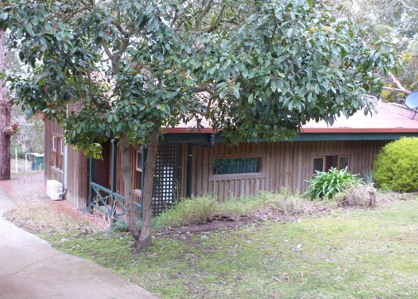 Victoria Bellbrae Exterior Detail