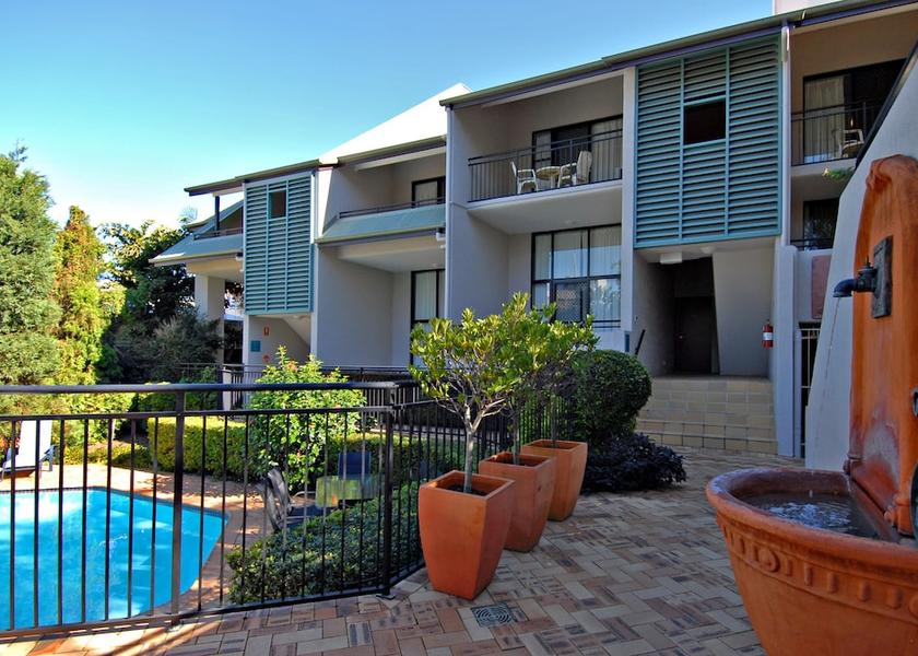 Queensland Spring Hill Property Grounds