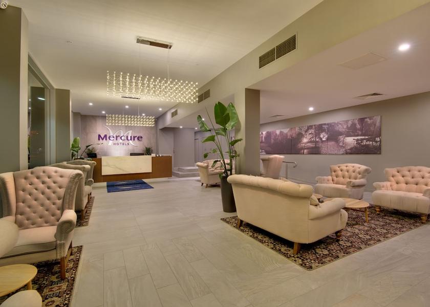 Victoria Warragul Interior entrance