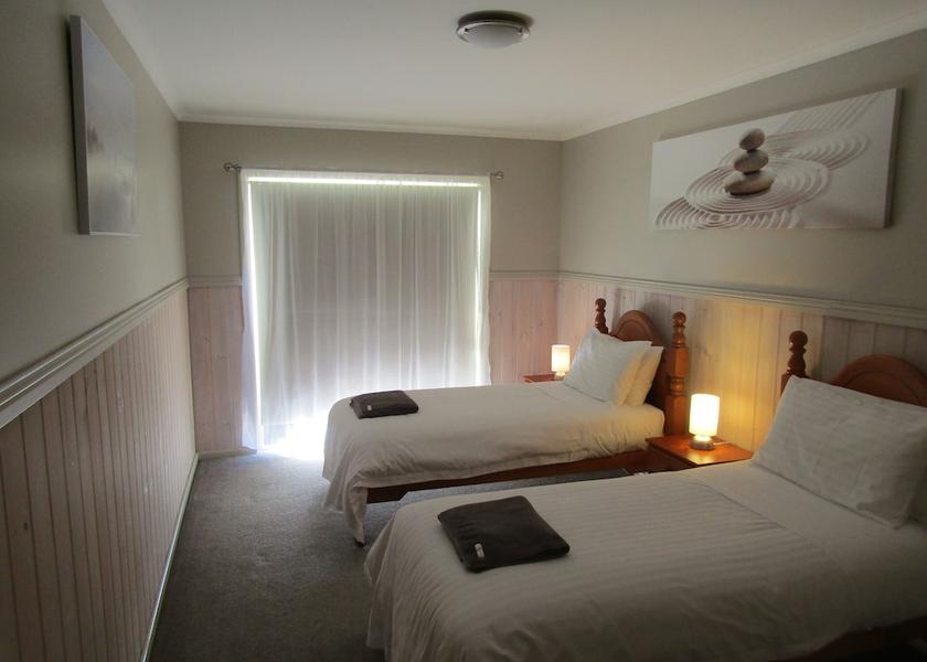 Tasmania Strahan Room