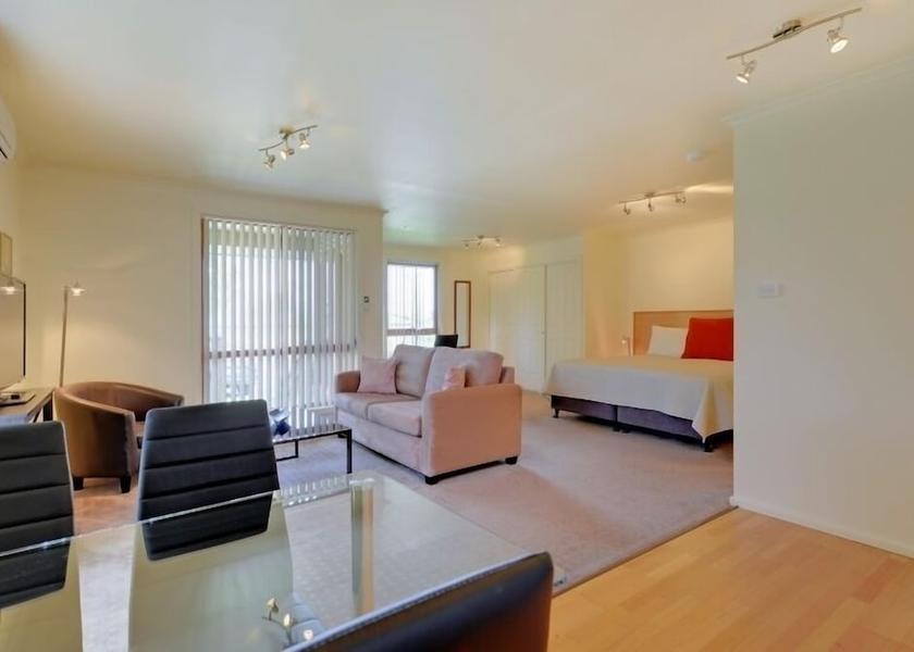 Tasmania Strahan Living area