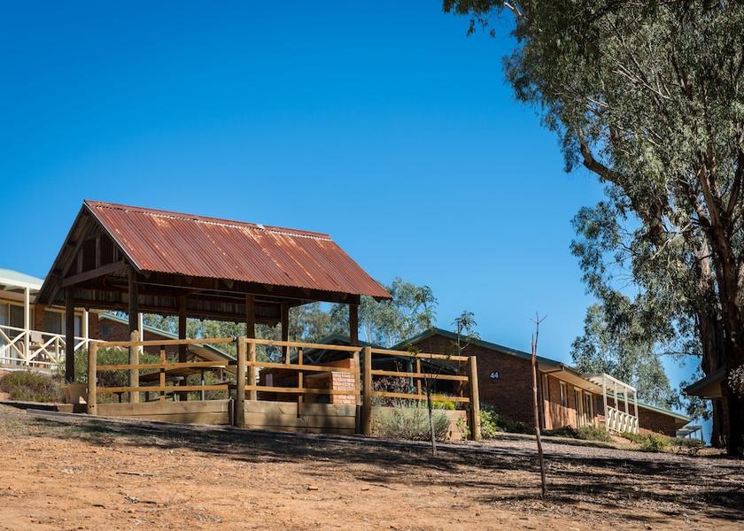 Victoria Mansfield Property Grounds