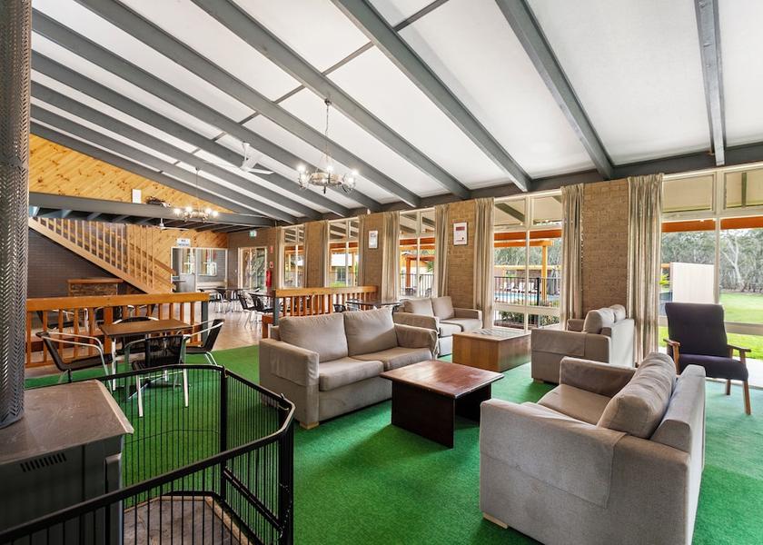 Victoria Mansfield Bar