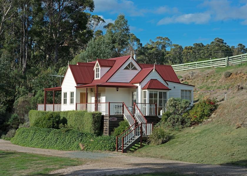 Tasmania Grove Exterior Detail
