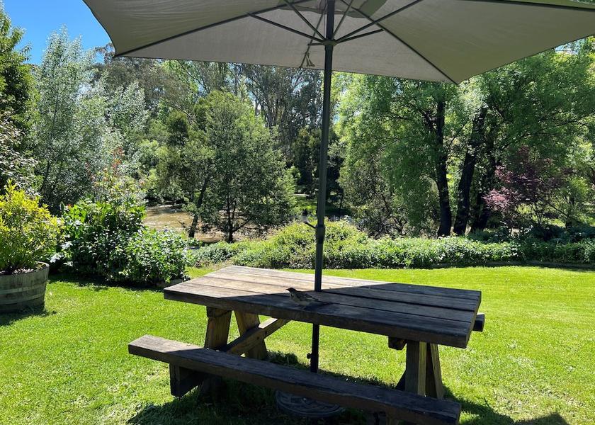 Victoria Bright BBQ/picnic area