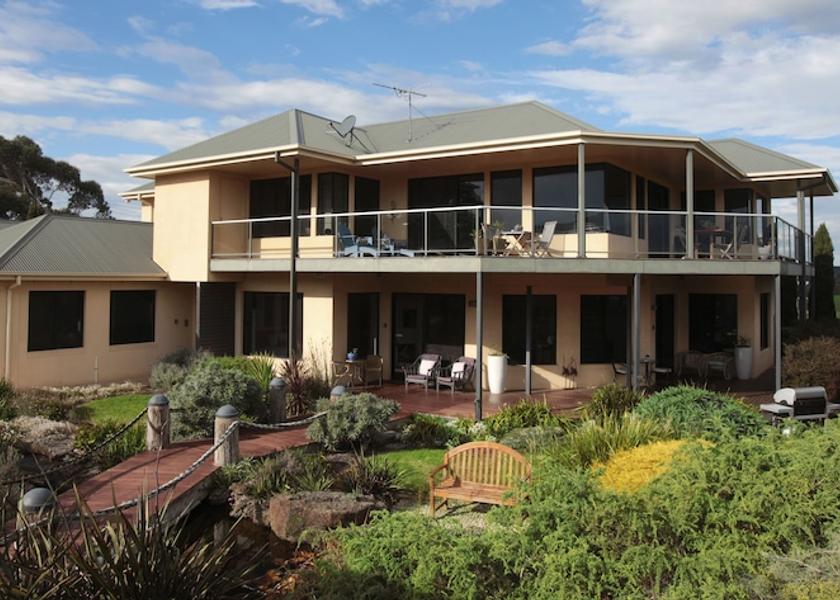 Victoria Cowes Front of property