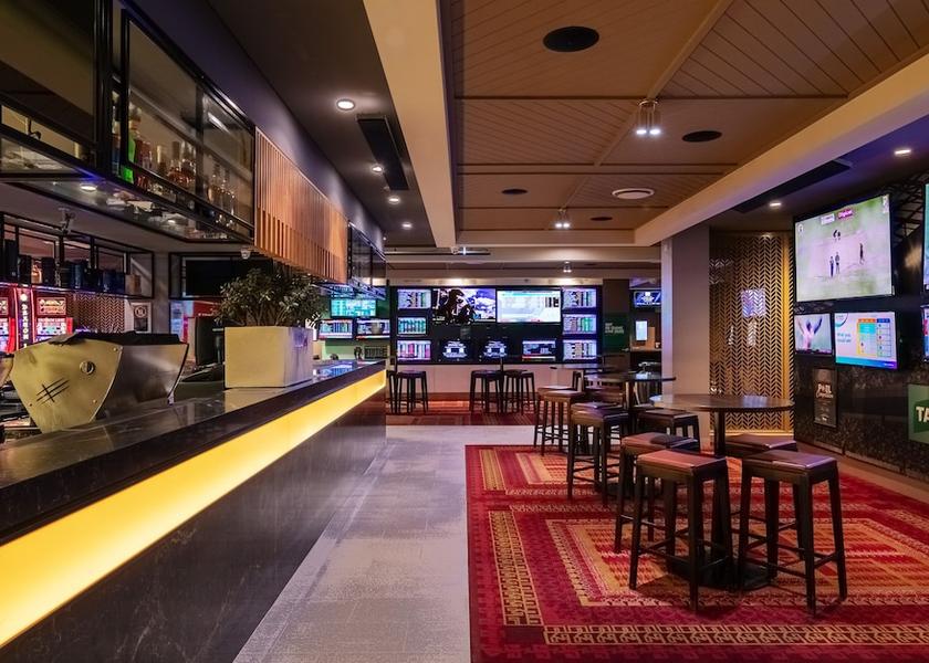 New South Wales Sydney Bar (on property)