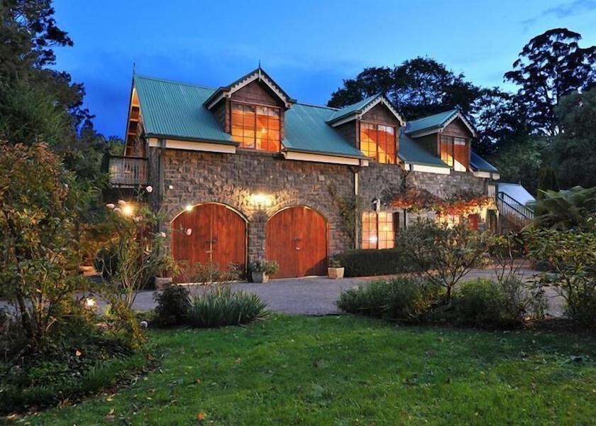 Victoria Melbourne Exterior