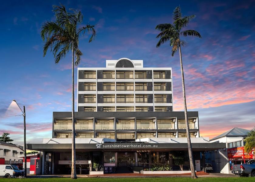 Queensland Cairns Front of property - evening/night