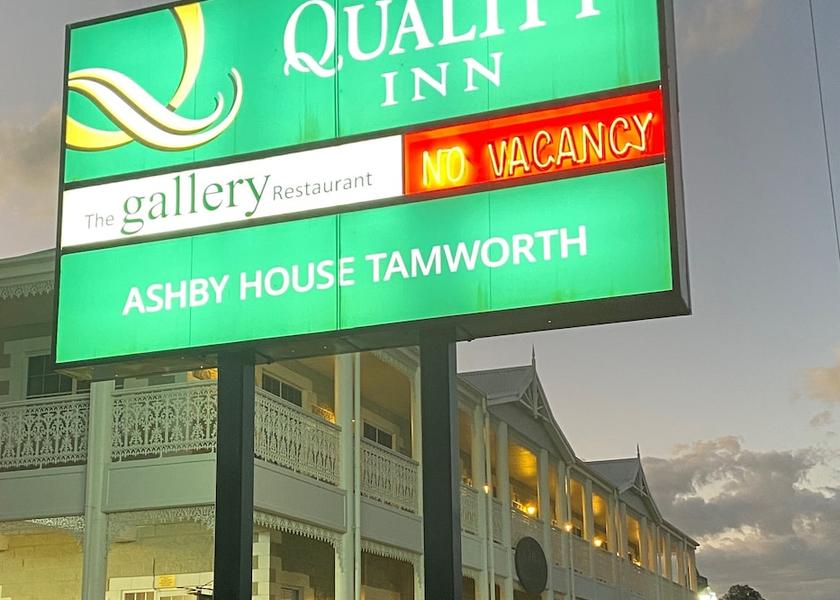 New South Wales West Tamworth Facade