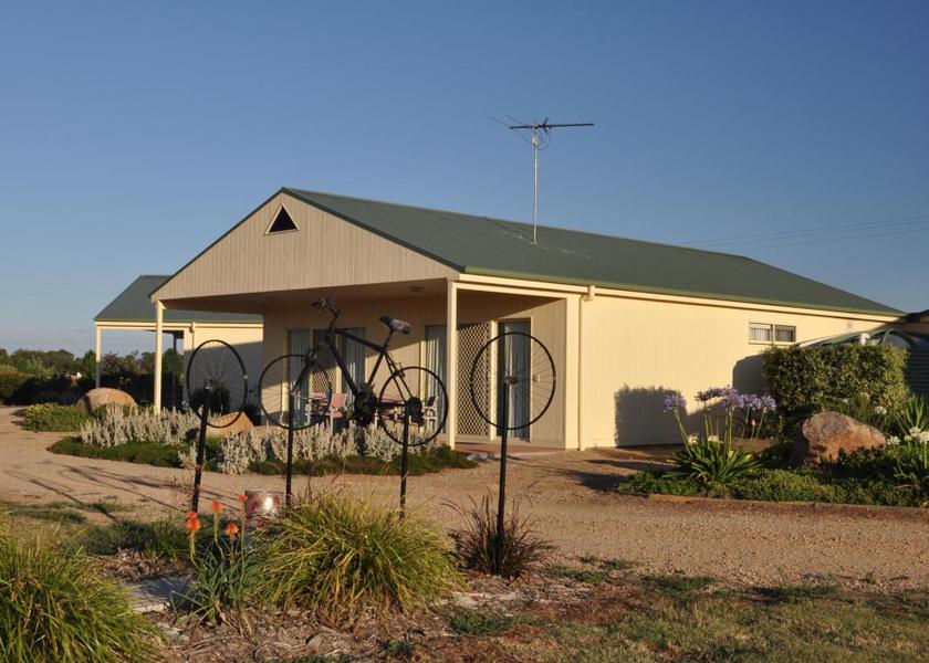 Victoria Milawa Garden