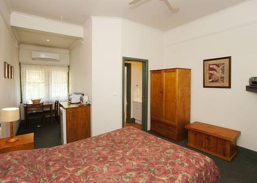 Victoria Soldiers Hill Room