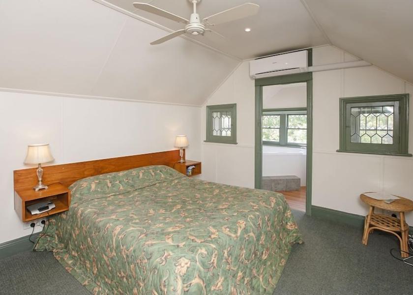 Victoria Soldiers Hill Room