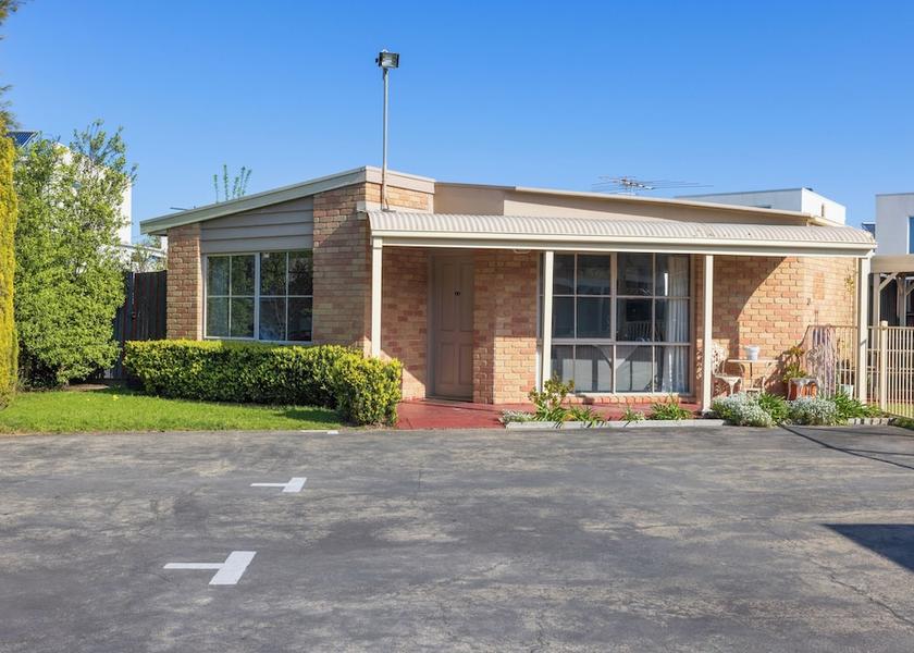 Victoria Capel Sound Exterior Detail