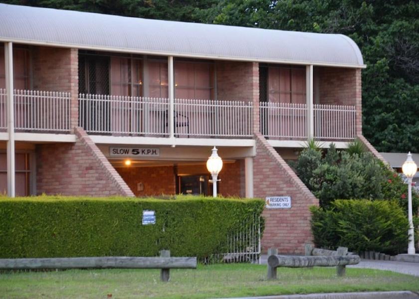 Victoria Capel Sound Exterior Detail