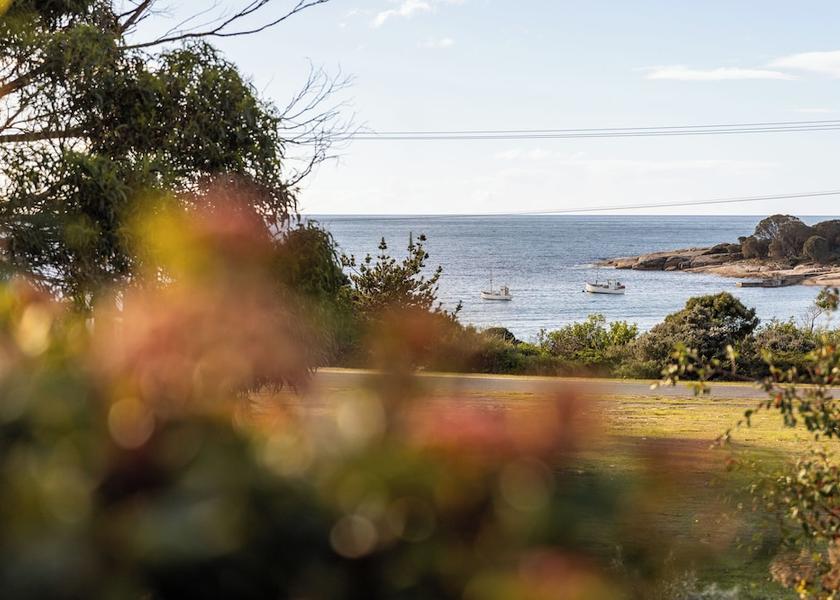 Tasmania Bicheno Facade