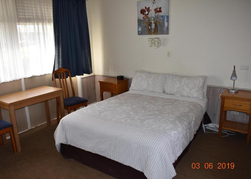 Victoria Kaniva Economy Triple Room