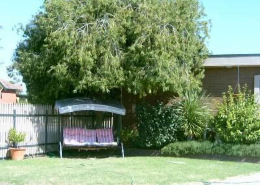 Victoria Swan Hill Exterior Detail