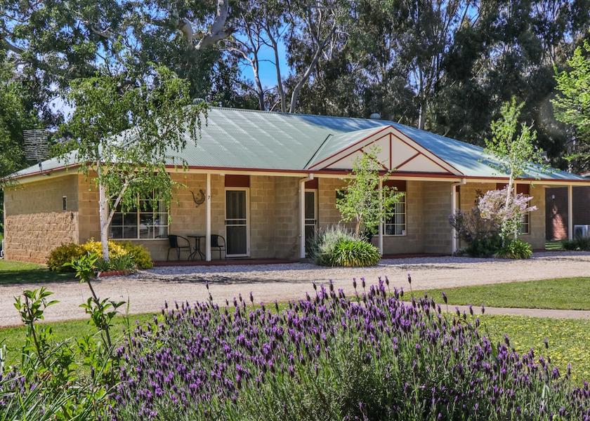 Victoria Mansfield Exterior Detail