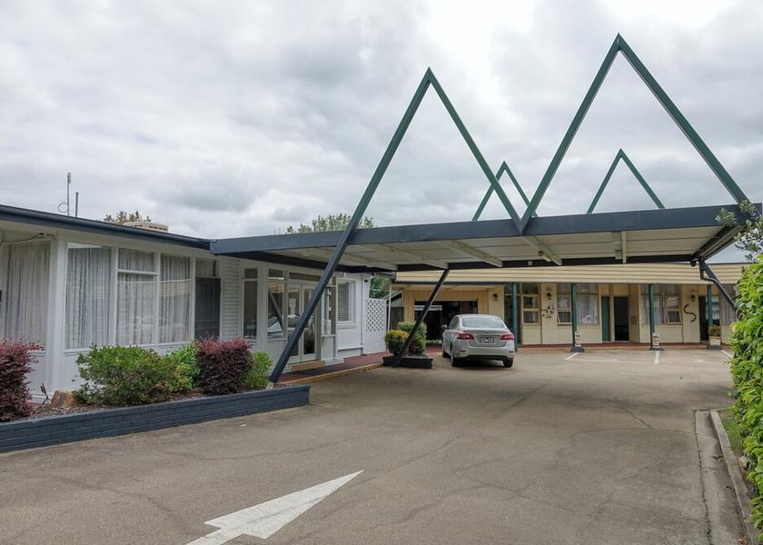 Victoria Bairnsdale Exterior Detail