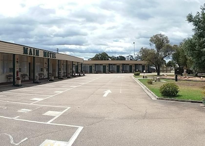 Victoria Bairnsdale Exterior Detail