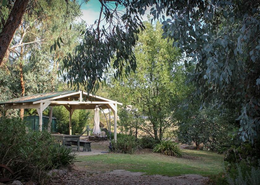 Victoria Beechworth Outdoor Dining